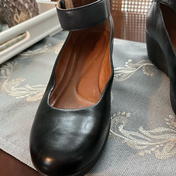 Clarks Artisan Leather Shoes Size 8 - Picture 3 of 6